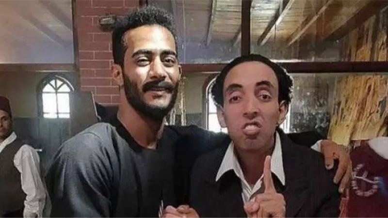 نقرة ودحديرة.. محمد رمضان يحاول الخروج من ورطة شبيه إسماعيل ياسين النصاب بمشهد استثنائى