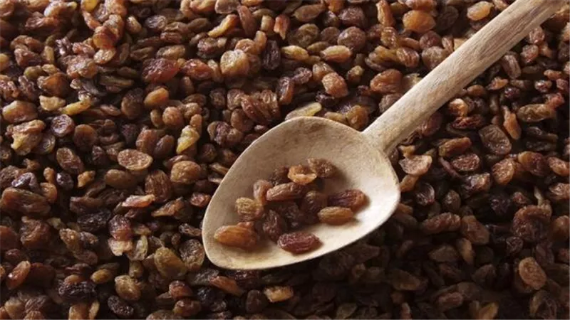 ماذا يحدث فى الجسم عند تناول الزبيب يوميا ؟.. إليك الإجابة