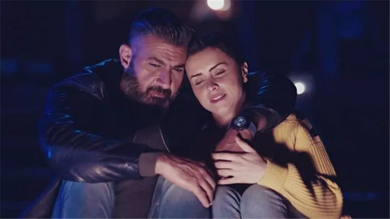 ياسر جلال يوبخ طليق نور اللبنانية بعد مطاردته لها.. إليك التفاصيل