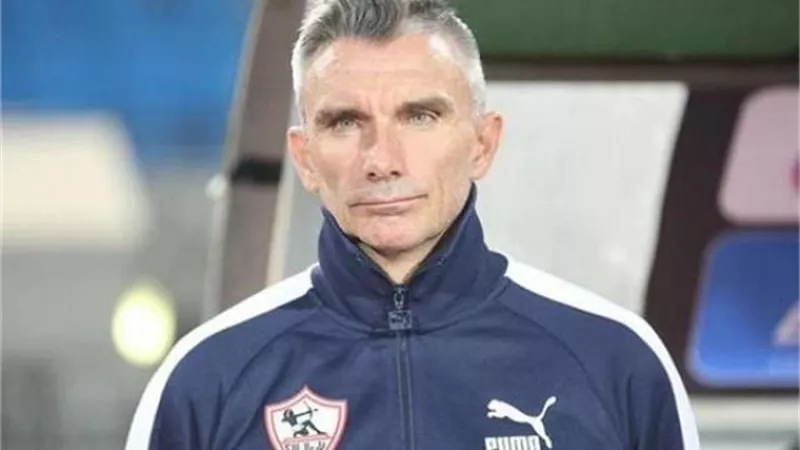 كارتيرون يحذر لاعبي الزمالك قبل مباراة بيراميدز.. اعرف التفاصيل