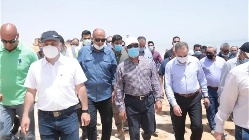 وزير النقل يعلن موعد انتهاء أعمال تطوير ميناء العين السخنة