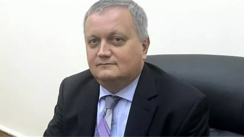 السفير الروسى يقضي إجازته بصحبة أسرته فى الغردقة