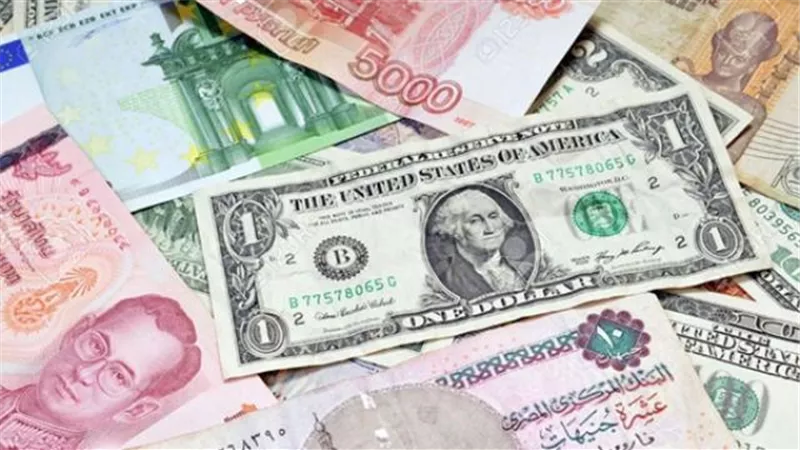 نرصد حركة بيع وشراء العملات بالبنوك بتعاملات اليوم