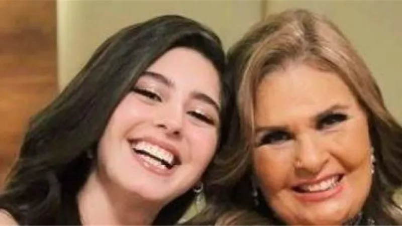 انهيار يسرا بعد وفاة الفنانة الشابة مايان السيد.. اعرف التفاصيل