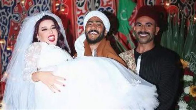 سمية الخشاب :محمد رمضان استأذن مني قبل التعاقد مع أحمد سعد