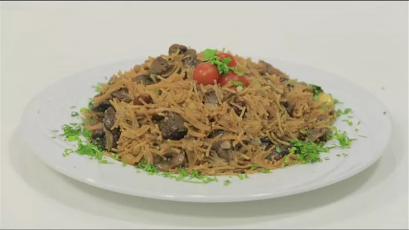 تعرفي على أسهل طريقة لتحضير الشعرية بالكبد والقوانص
