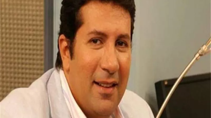 هاني رمزي يهنىء الأمة الإسلامية بحلول عيد الفطر