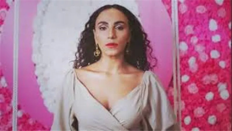 فنانة شهيرة :تعرضت للتحرش من دكتور بيطري افتكرني جاموسة ماشيه قدامه
