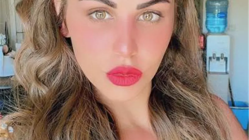 بالصور.. مى سليم برفقة شقيقاتها فى أحدث ظهور لها