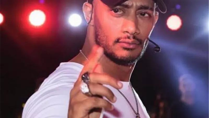 محمد رمضان في ورطة بسبب مطربة لبنانية.. اعرف الحكاية