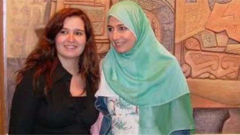 هنا شيحة فى ورطة بسبب حجاب شقيقتها حلا .. اعرف الحكاية