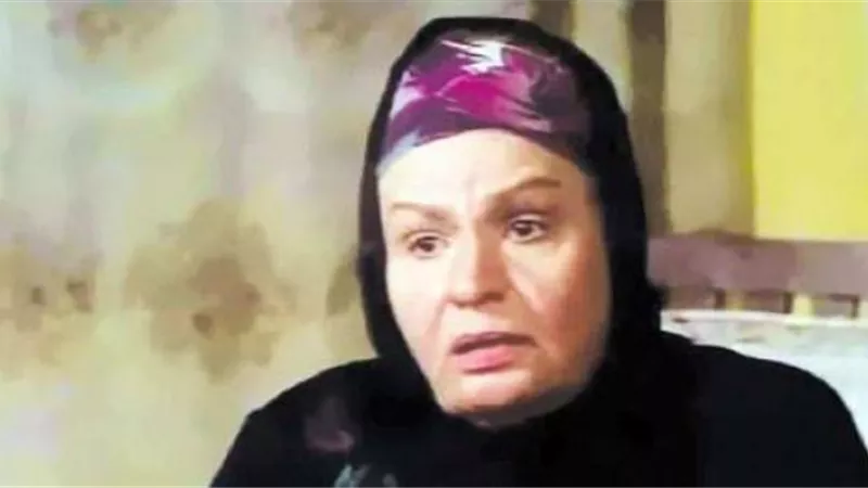 كوثر رمزى.. بدايتها كانت فى الإذاعة ومقتل الفنانة ذكرى سبب شهرتها.. اشتهرت بأدوار الأم الشعبية واصيبت بالشلل قبل وفاتها