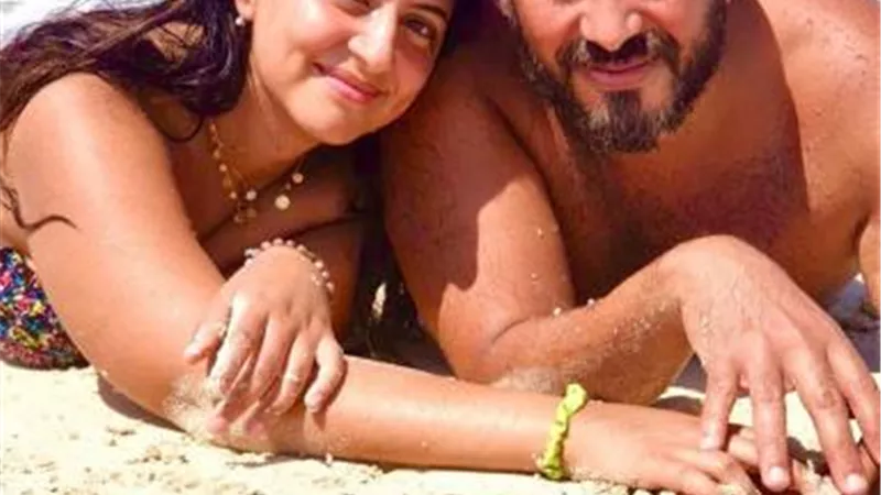صور.. إبنة غادة عادل بإطلالة جذابة على البحر