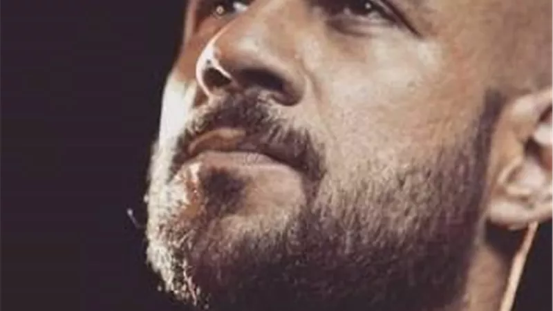 أحمد مكى يكشف مشكلة تسبب له مشاكل منذ صغره
