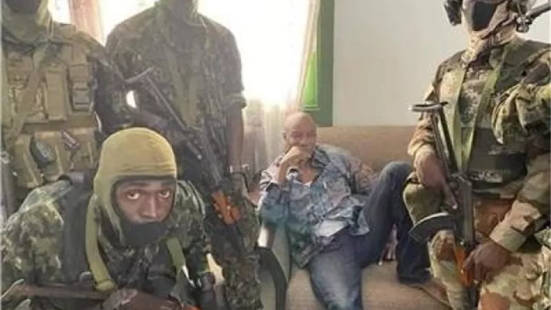 المجلس العسكري في غينيا يكشف حالة الرئيس بعد اعتقاله