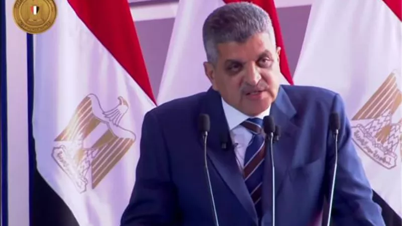 تعطل الملاحة في قناة السويس.. الفريق أسامة ربيع يكشف الحقائق والأكاذيب