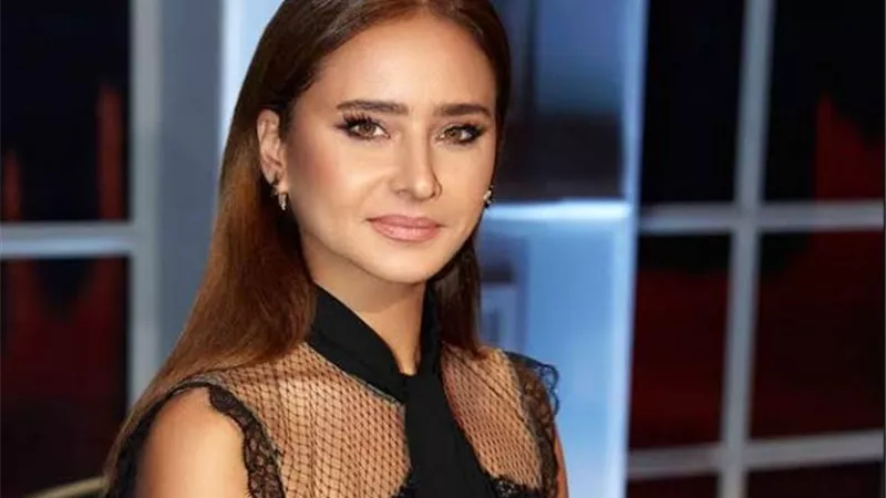 نيللى كريم تثير الجدل بإطلالة جريئة وتكشف حقيقة إقامتها فى أمريكا