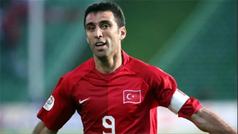 قصة لاعب الكرة الشهير الذى اضطهده «الديكتاتور العثمانى» لمغادرته «العدالة والتنمية»