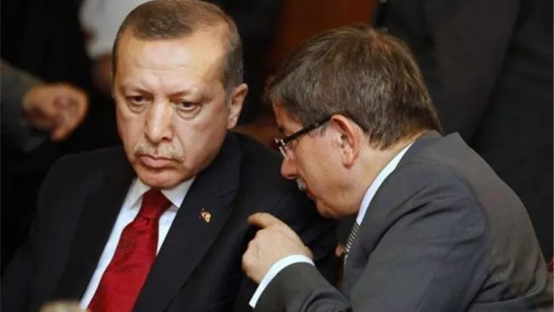 أردوغان الكذاب .. داوود أوغلو ينشر معلومة خطيرة عن ”تمثيلية الانقلاب ” في 2016