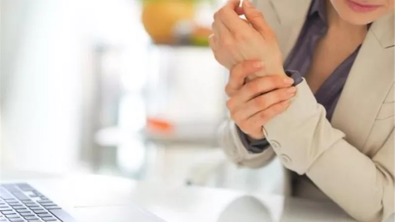 عادات غير متوقعة تسبب التهاب المفاصل.. تعرف عليها