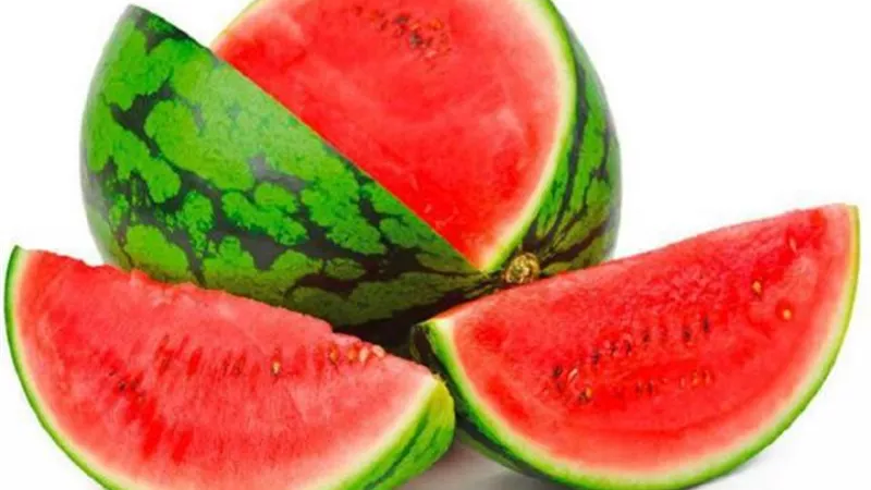 البطيخ.. 10 فوائد تجهلينها عنه في الطقس الحار