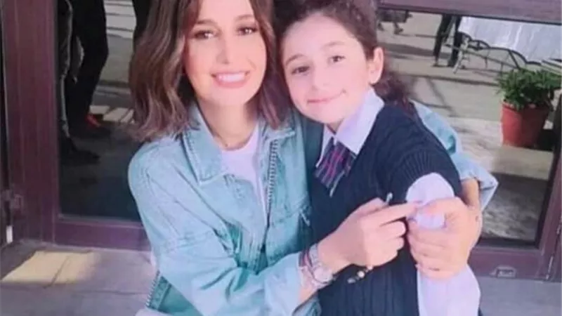 حلا شيحة تعيد حساباتها في اختيار أعمالها الفنية بسبب طفلة.. أعرف الحكاية