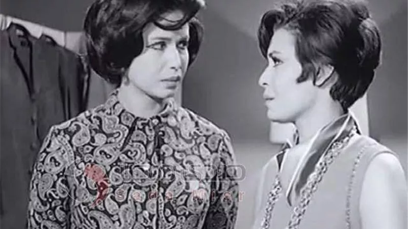 بدأت حياتها الفنية مع العندليب وأنهتها مع الزعيم.. عملت في مجال الدبلجة للرسوم المتحركة.. اشتهرت بشخصية صديقة البطلة.. حكايات نجمة فيلم ”الوسادة الخالية” عصمت محمود