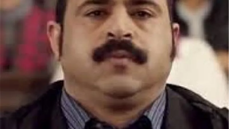 لديه 3 أطفال وزوجته لا تجد قوت يومها.. حكاية الكومبارس الراحل أحمد هيبة التى هزت الوسط الفنى