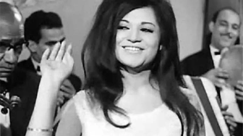 اعتزلت الفن وارتدت الحجاب بسبب نجلها..خلافها مع مروى اللبنانية بسبب ”أما نعيمة” ونصيحتها لأنغام.. محطات مهمة فى حياة ليلى نظمى