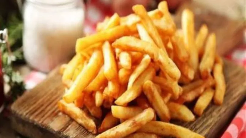 ومن الطعام ما قتل.. بريطانية تموت بسبب ”البطاطس”