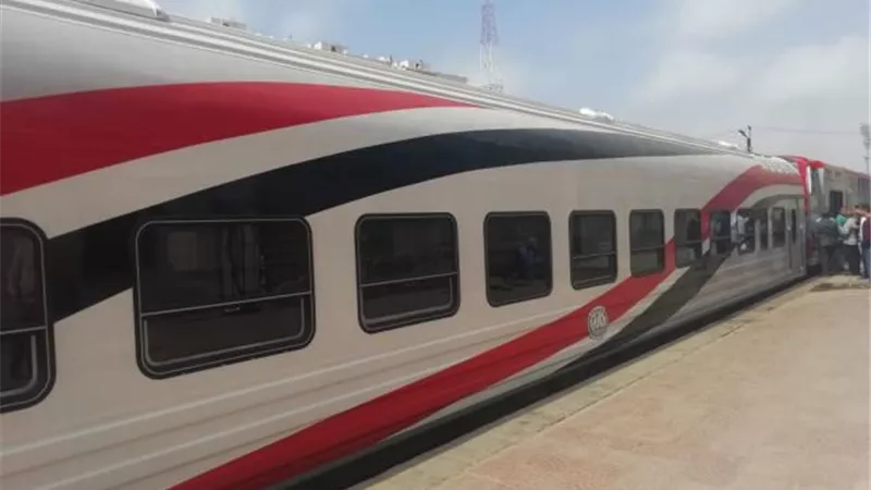 وزير النقل يشهد بدء تشغيل العربات والجرارات الروسية