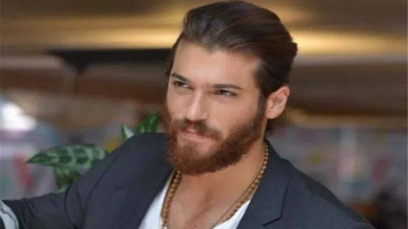 لوك صادم لـ «جان يامان» من أجل مسلسله البوليسي الايطالي الجديد