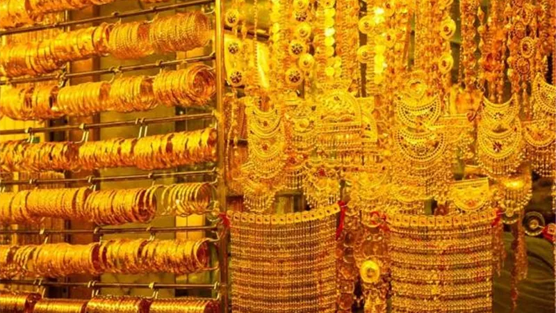 تاجر ذهب يدفن مليون دولار من المجوهرات ويمنح جائزة لمن يعثر عليها