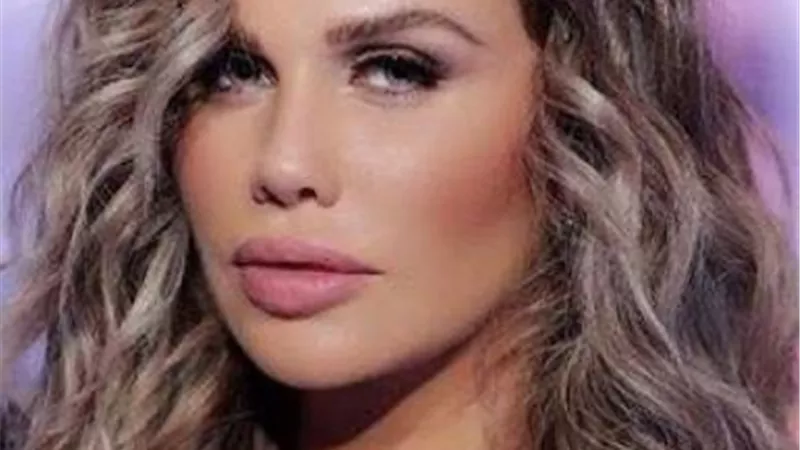 نيكول سابا تحسم جدل حملها بتعليق صادم