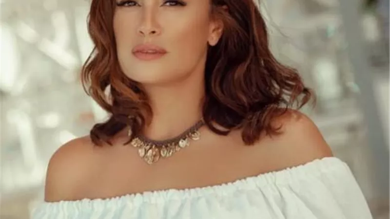 هند صبرى تتألق بالأبيض فى أحدث ظهور لها