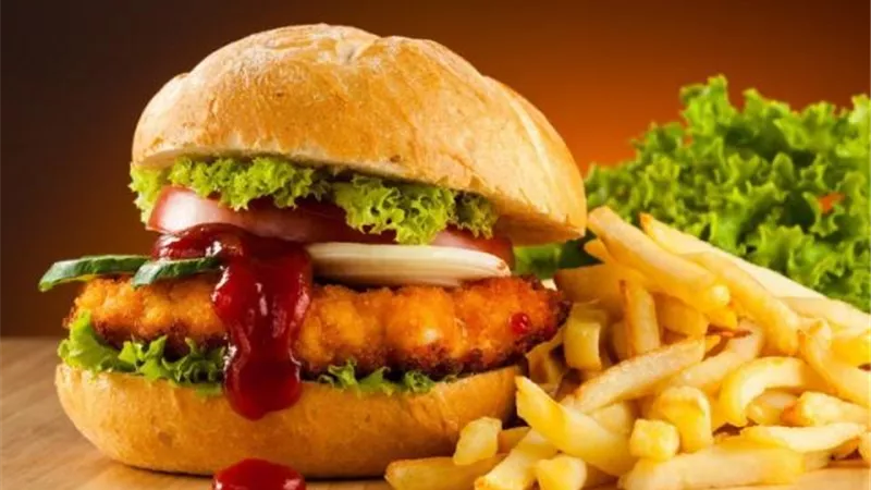 عادات خاطئة بالإفطار تجنبها .. ما هى؟
