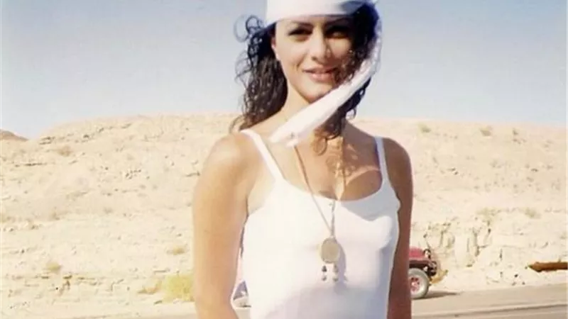 بصورة من كواليس ”شورت وفانلة وكاب”.. نور: ”فخورة بمشواري الفني”