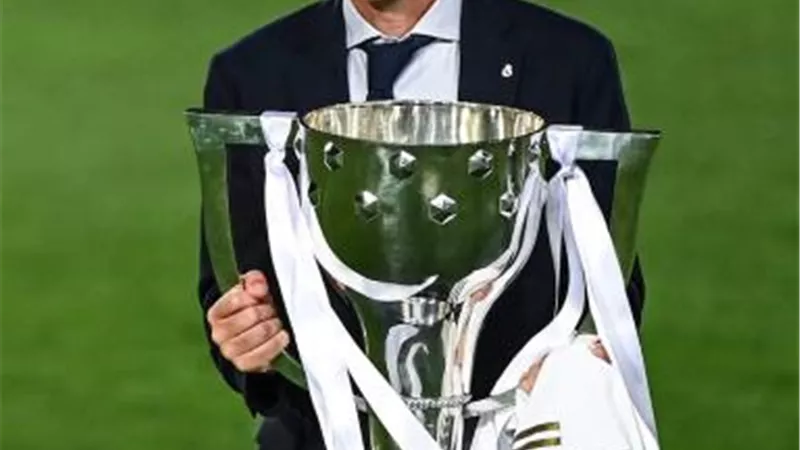 زيزو قاهر الكبار  .. 5 انتصارات مع ريال مدريد تعطي لزيدان لقب ”مستر تكتيك”