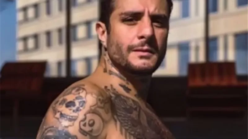أحمد الفيشاوي يداعب جمهوره بصورة بلوك مختلف عبر ”انستجرام”