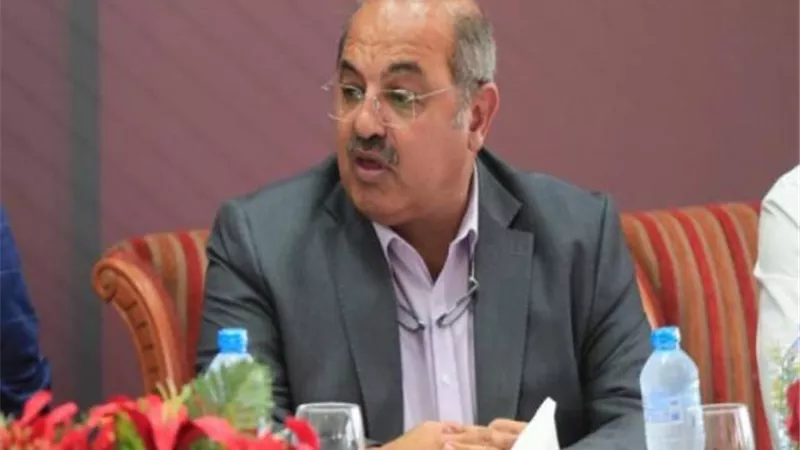 هشام حطب يتسبب في أزمة مع فيفا بسبب لجنة التطبيع