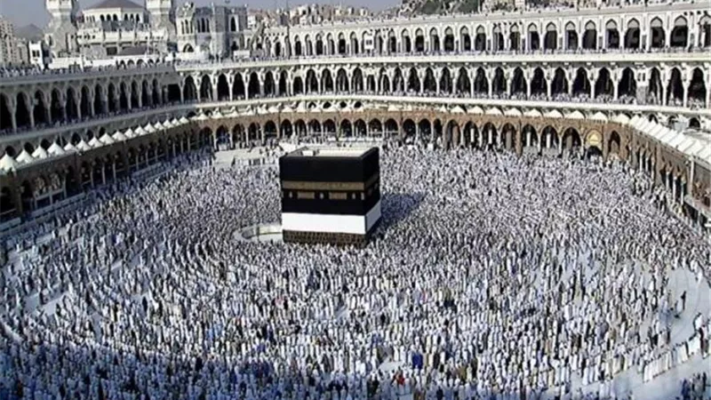 هل شعائر الحج من الوثنية؟ ولماذا أبقى الرسول عليها بعد فتح مكة ؟
