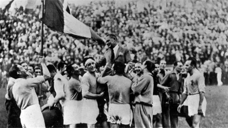 موسوليني.. كيف نجح السفاح الإيطالي في سرقة كأس العالم ؟ ..تفاصيل مثيرة