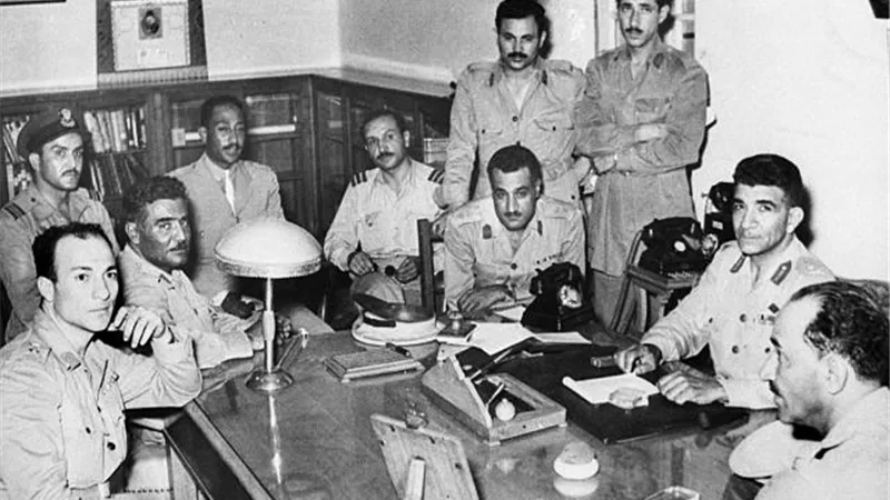 كما رواها عبد الناصر و السادات .. تفاصيل ماجرى ليلة 23 يوليو 1952