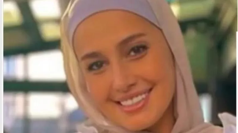 أول تعليق من حلا شيحا على تصريح والدها  بتخليها عن الحجاب