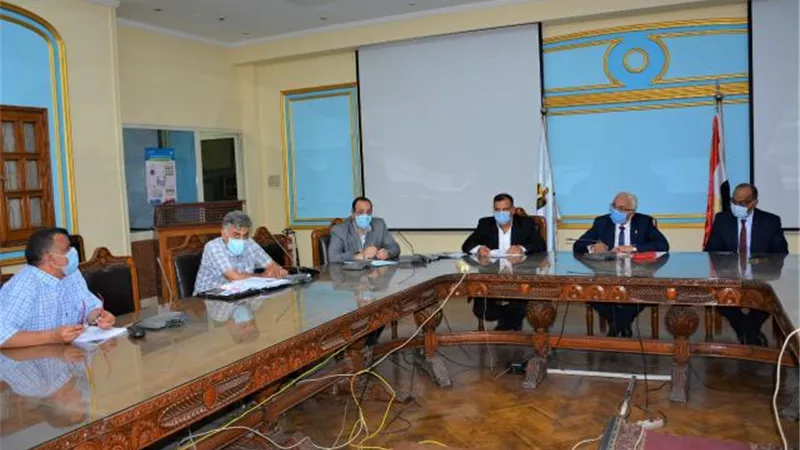 ”التعليم” تناقش إجراءات تصحيح العينة العشوائية لامتحان الرياضيات البحتة