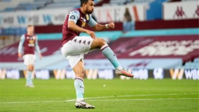 تريزيجيه يتقدم لأستون فيلا على أرسنال في الشوط الأول