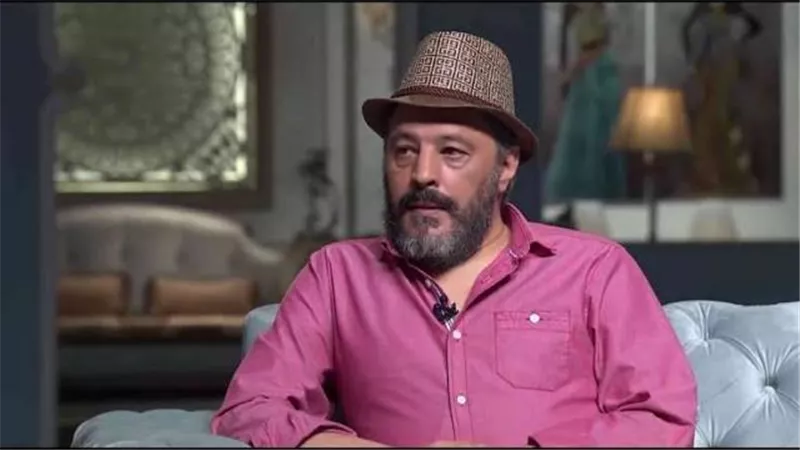 عمرو عبد الجليل: أتمنى أن أعيش حياة بعيدًا عن الإنترنت وممكن أبطل تمثيل