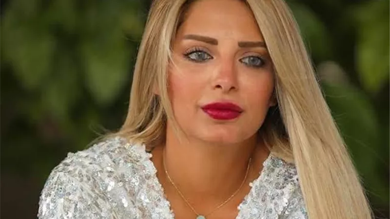 مى حلمى تثير حيرة جمهورها حول موعد زفافها
