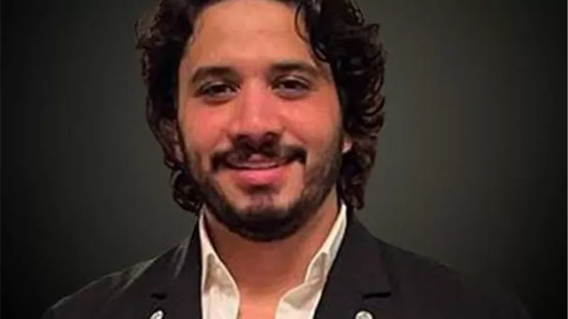 يستعد للزواج وعلاقته بوالدته.. مواقف غريبة فى حياته.. معلومات عن مصطفى حجاج