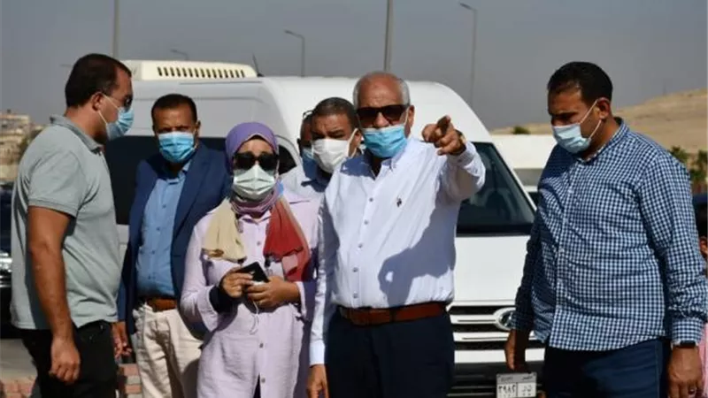 بالصور.. تعرف على تفاصيل جولة محافظ الجيزة بهضبة الأهرام